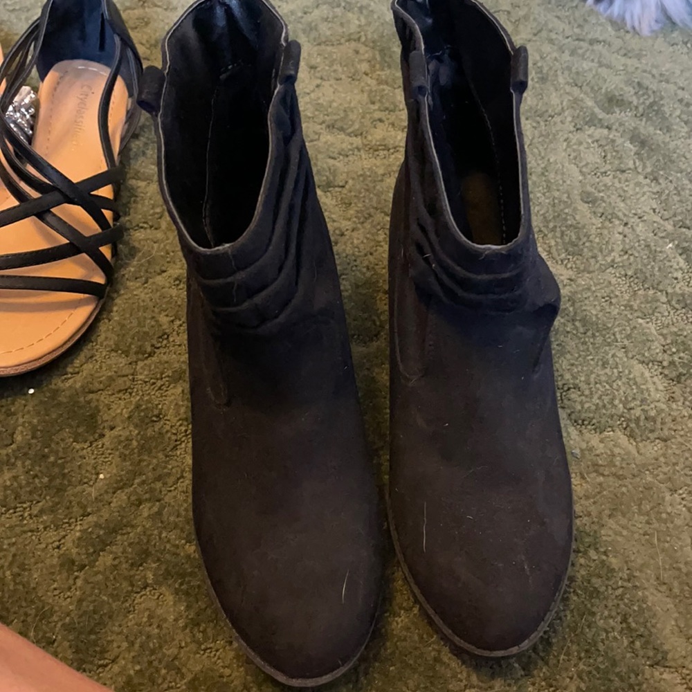 Size 8.5 heeled black booties